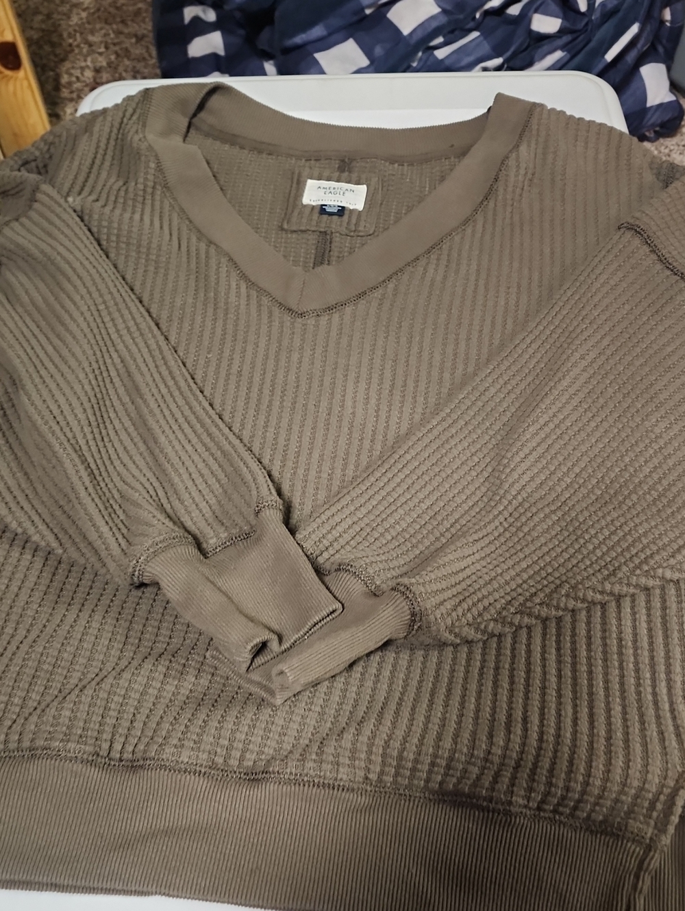 American Eagle Outfitters Women's V-Neck Sweater - Olive
